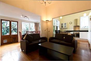 Brockworth Cottage - (Christchurch City and Country Cottages) - 