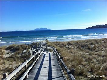 OMAHA HARBOUR VIEWS - Winter Special Rates Luxurious home overlooking golf course and inlet - Matakana