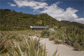 Seaside Takutai House - Hydrangea cottages - Punakaiki