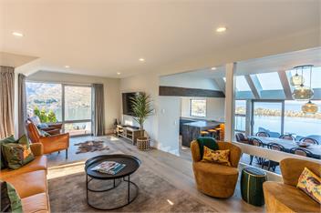Castle Cliff Lodge | Sauna, Spa Pool + Games Room | Amazing Views - Queenstown