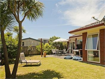 Bliss by the Beach (Bachcare) - Whangamata