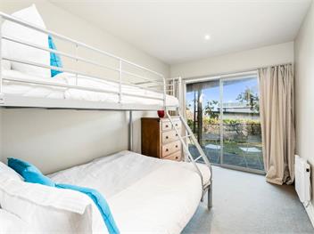 Lake Views on Yewlett (Bachcare) - Queenstown