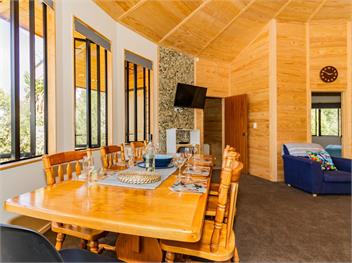 The Snowglobe (Bachcare) - Ohakune