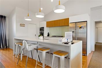 Lakeside Luxury (Bachcare) - Wanaka