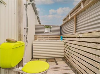 Bach Life on Seabreeze (Bachcare) - Whangamata