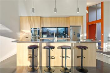 Spacious new holiday home, warm with lovely views - Wanaka