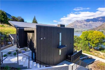 Lake View Villa (Bachcare) - Queenstown