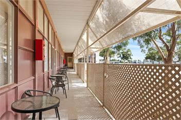 20++ Guests !! Rent Entire Pub for the Night - Echuca