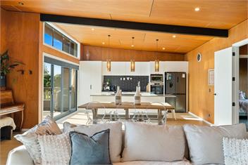 Beachside Sanctuary – Otaki Beach Holiday Home - Otaki Beach