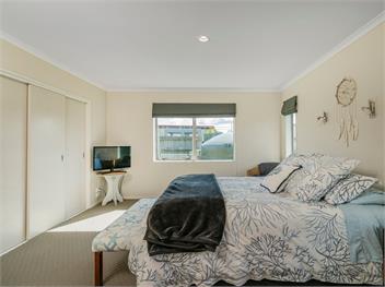 Hawk Hill Getaway (Bachcare) - Cooks Beach
