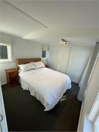 Large Family Pad with Pool! - Auckland
