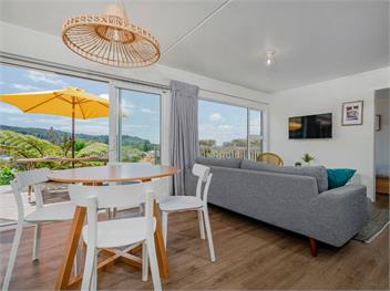 The Blockhouse (Bachcare) - Whangamata