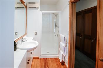 Bullock Creek Chalet | Sleeps 8 | Lake & Mountain Views - Wanaka