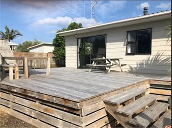 Classic Kiwi Bach - Waihi Beach