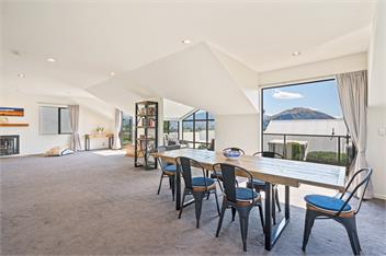 IRONSIDE LAKE VIEW TOWNHOUSE - Wanaka