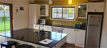 Sunny, modern Cottage in Clyde, Central Otago, NZ - Clyde