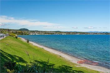 Sun and Swim (Bachcare) - Taupo