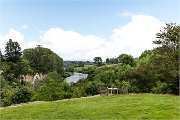 Hawthorn Cottage - Deluxe Private Guesthouse - Tamahere