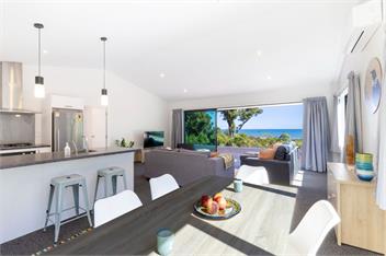 Glass Horizon (Bachcare) - Ruthherglen
