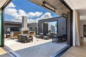 Lochside – Luxury Lakeside living in Kinloch - Taupo