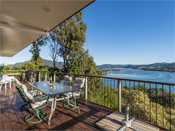 The Mount Paku Bach (Bachcare) - Tairua