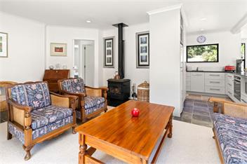 Hill Cottage (Bachcare) - Featherston