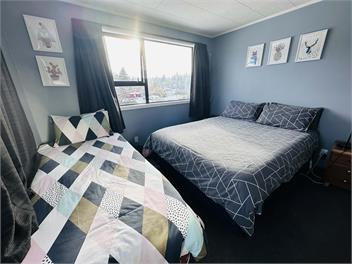 Spacious Sunny Ennel St House -