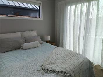 Central Cromwell Charm -