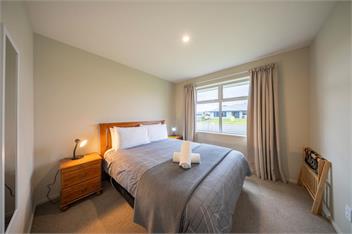 Fiordland Getaway (Bachcare) - 