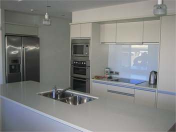 ARNIES PLACE AT THE BEACH - TAURANGA