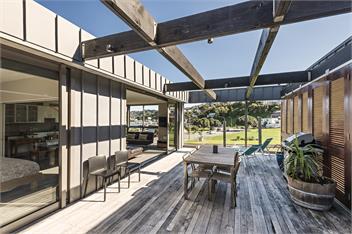 Stay in Wellington - The Penthouse on Evans Bay - Wellington