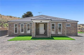 Large Home with Privacy and Views, Sleeps 12 - Melbourne