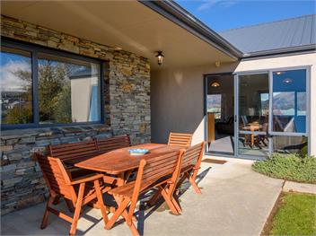 Mount Iron Magic (Bachcare) - Wanaka
