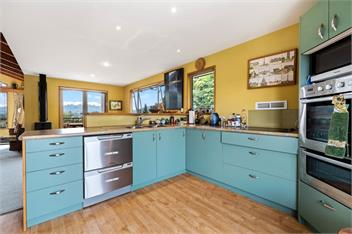 Retro Ski Lodge (Bachcare) - Wanaka
