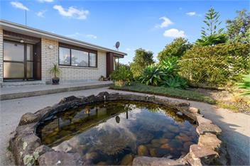 Courtside Quarters (Bachcare) - Waihi Beach