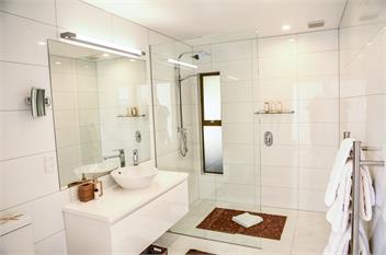 Te Koha: Luxury hillside beach residence @ Te Ngaere Bay - kaeo