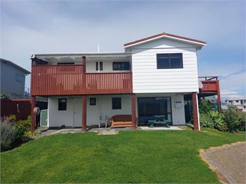 Sun, Sea and Views all round. - Hawkes Bay