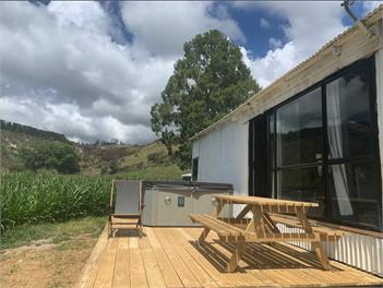 The Old Woolshed Rural Camping Style With Bonuses - Pukehina