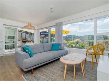 The Blockhouse (Bachcare) - Whangamata