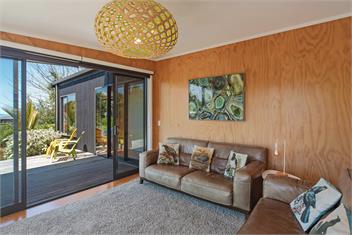 Bach 7 by the Sea - Marahau Holiday Home - Tasman