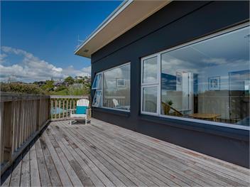 The Blockhouse (Bachcare) - Whangamata