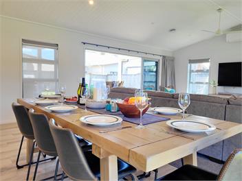 Hosts on the Coast Jackman Satisfaction - Whitianga