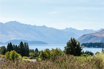 Bullock Creek Chalet | Sleeps 8 | Lake & Mountain Views - Wanaka