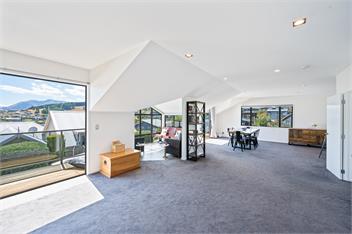 IRONSIDE LAKE VIEW TOWNHOUSE - Wanaka