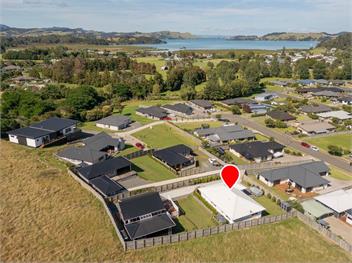 Greenhills Charmer (Bachcare) - Coromandel
