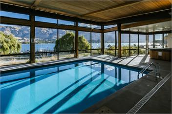 Central Wanaka Lakeview Luxury Apartment - Wanaka