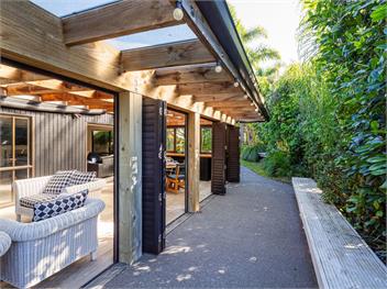 Living The Dream (Bachcare) - Whitianga