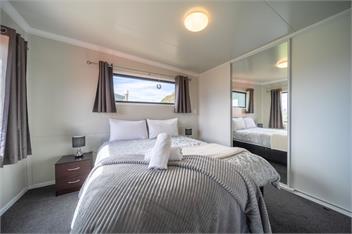 Ducati House (Bachcare) - Te Anau