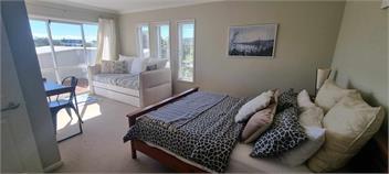 PETES BEACH HOUSE. - WARKWORTH