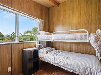 The Summer Bach at Cooks Beach - Whitianga
